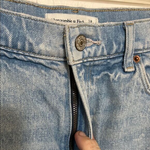 Abercrombie + Fitch The Mom Short Mid Rise Denim Distressed Blue Shorts Modern - Picture 2 of 12